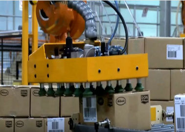 ประเทศจีน Palletizer หุ่นยนต์ความเร็วสูงที่มีระบบป้องกันความปลอดภัย โรงงาน